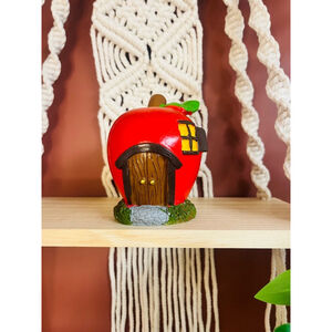 Small‎ Apple Resin Figurine Fairy House Collectible Red Cute Kitschy Home Decor